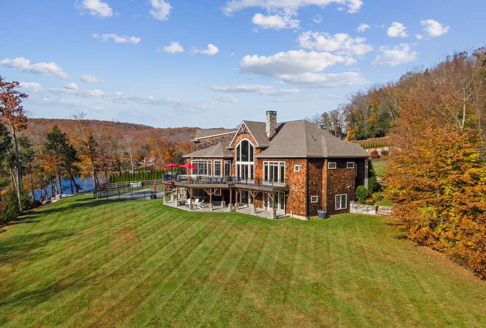 Custom Connecticut Lakefront Estate | Private Dock and Amenities - Oxford, Connecticut