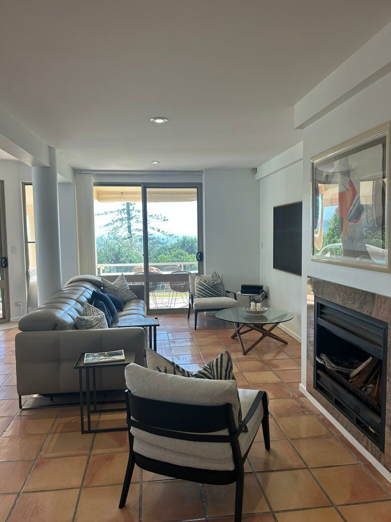 Oceanview Serenity | A Dicky Beach Retreat - Dicky Beach, Australia
