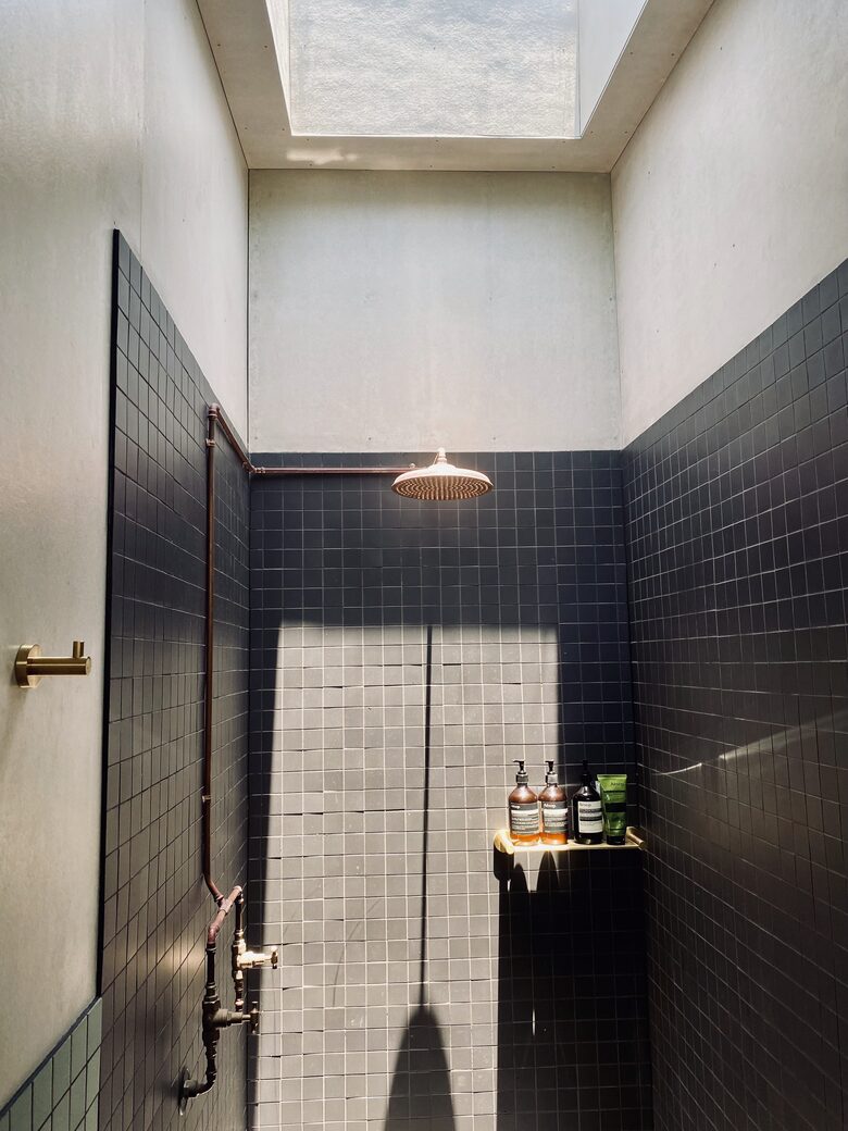 Banksia House | A Coastal Retreat of Natural Elegance - Kings Beach, Australia