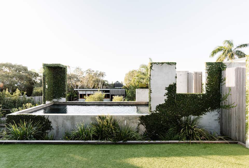 Banksia House | A Coastal Retreat of Natural Elegance - Kings Beach, Australia