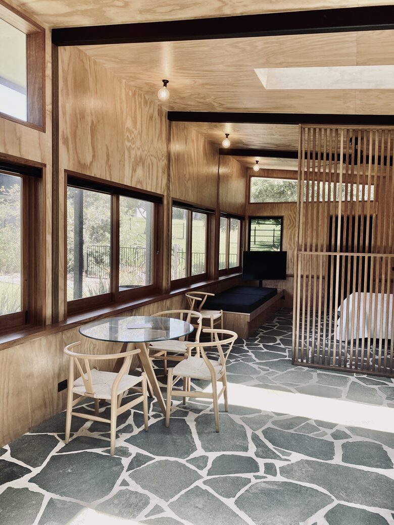 Banksia House | A Coastal Retreat of Natural Elegance - Kings Beach, Australia