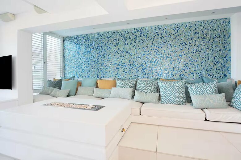 Refined Seaside Living in the Heart of Camps Bay - Cape Town, South Africa
