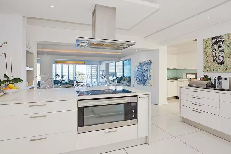 Refined Seaside Living in the Heart of Camps Bay - Cape Town, South Africa