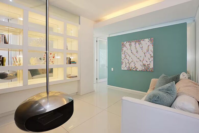 Refined Seaside Living in the Heart of Camps Bay - Cape Town, South Africa
