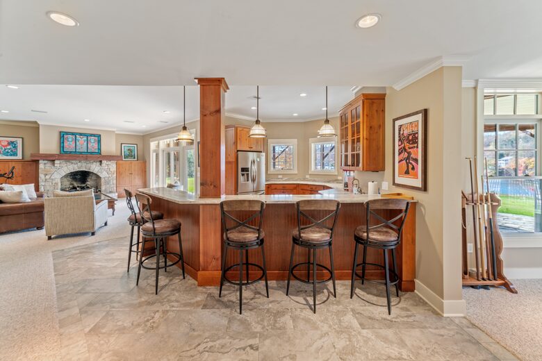 Custom Connecticut Lakefront Estate | Private Dock and Amenities - Oxford, Connecticut