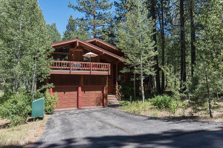 Elegant Northstar Lodge with Private Hot Tub and Resort Amenities - Truckee, California