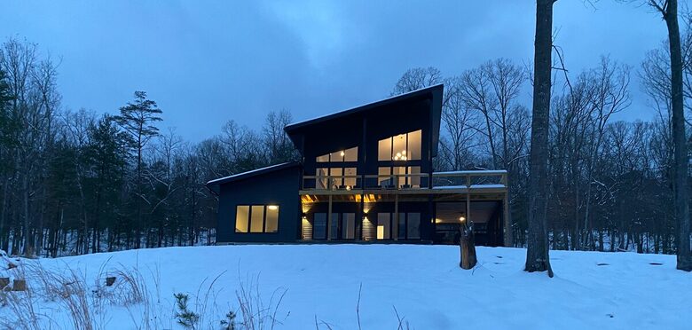 Tranquil Cabin Hideaway Near Wardensville’s Charm - Wardensville, West Virginia