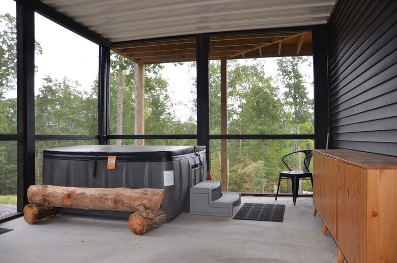 Tranquil Cabin Hideaway Near Wardensville’s Charm - Wardensville, West Virginia