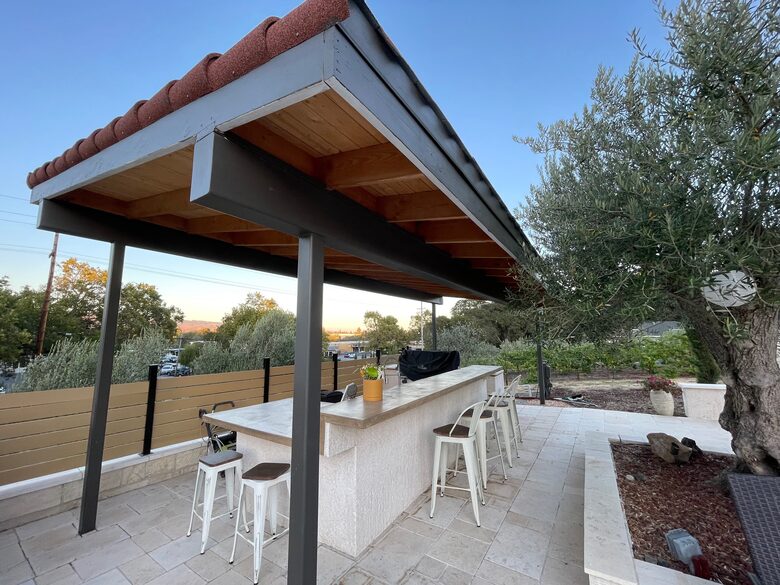 Petaluma One of a Kind Vineyard Residence - Petaluma, California