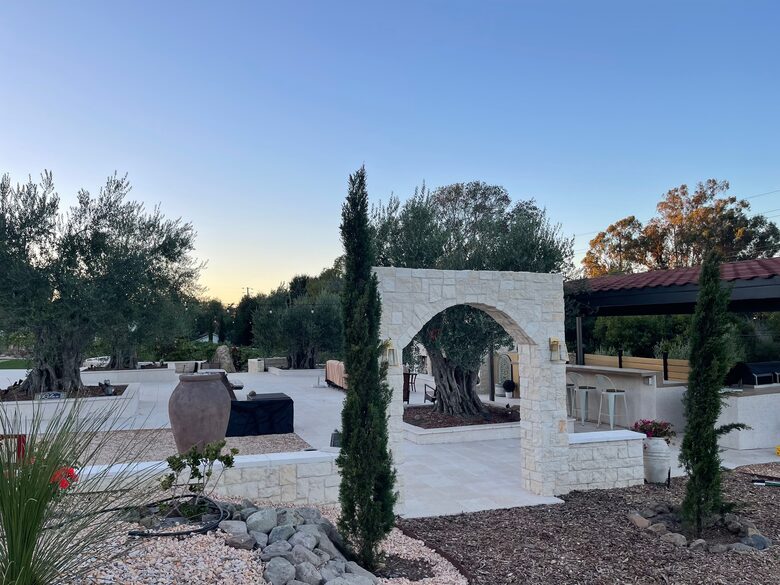 Petaluma One of a Kind Vineyard Residence - Petaluma, California