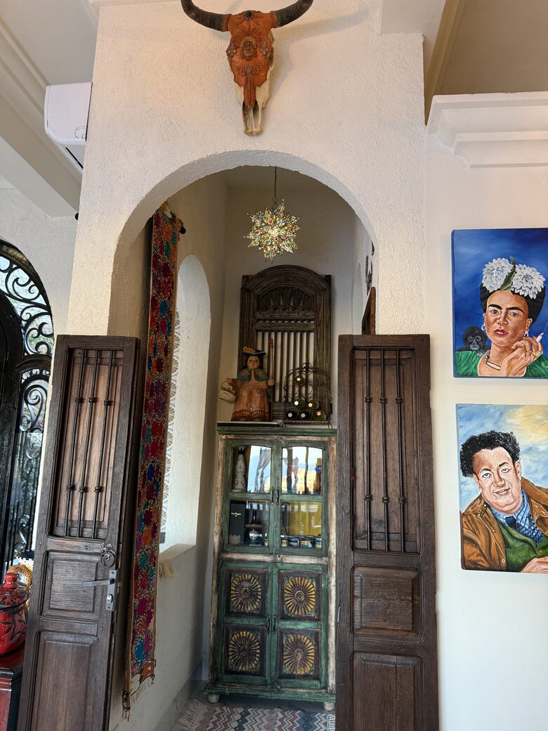 Coffee/Bar area