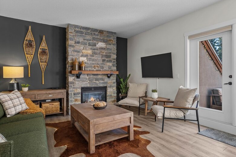 Sunlit Mountain Penthouse with Private Deck & Resort Amenities - Canmore, Canada