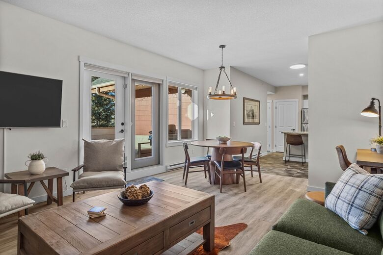 Sunlit Mountain Penthouse with Private Deck & Resort Amenities - Canmore, Canada