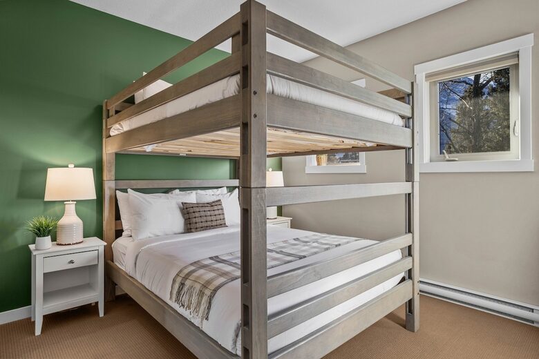 Sunlit Mountain Penthouse with Private Deck & Resort Amenities - Canmore, Canada