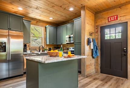 Mountain Majesty at Rambling Ridge Lodge - Gatlinburg, Tennessee