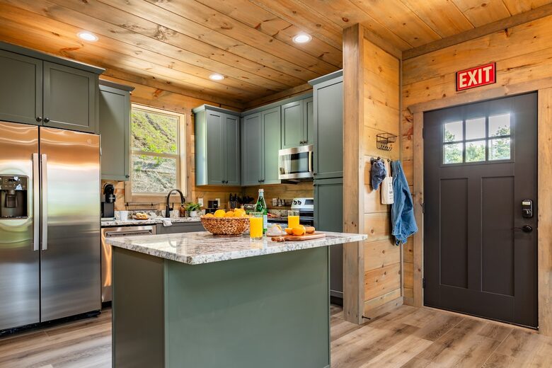 Mountain Majesty at Rambling Ridge Lodge - Gatlinburg, Tennessee