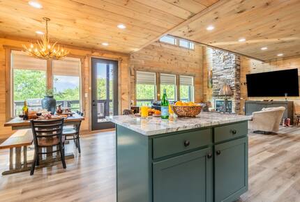 Mountain Majesty at Rambling Ridge Lodge - Gatlinburg, Tennessee