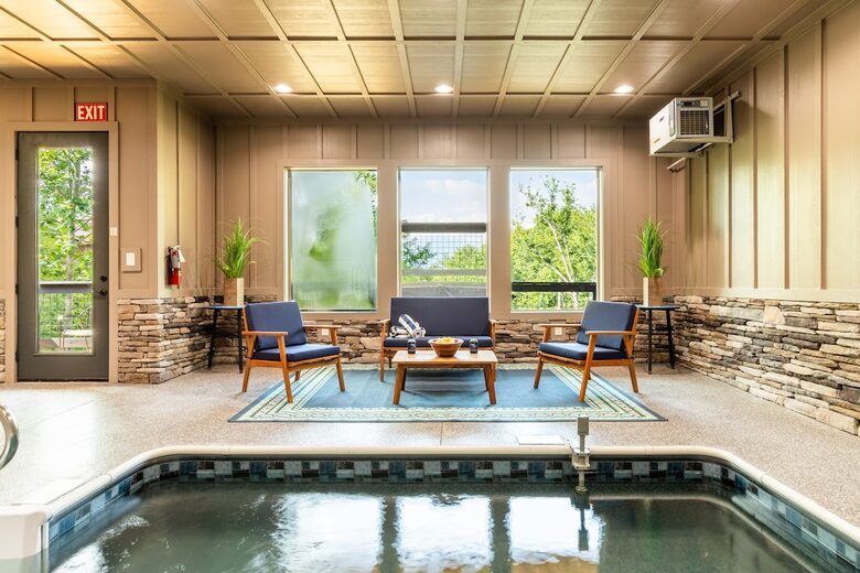 Mountain Majesty at Rambling Ridge Lodge - Gatlinburg, Tennessee