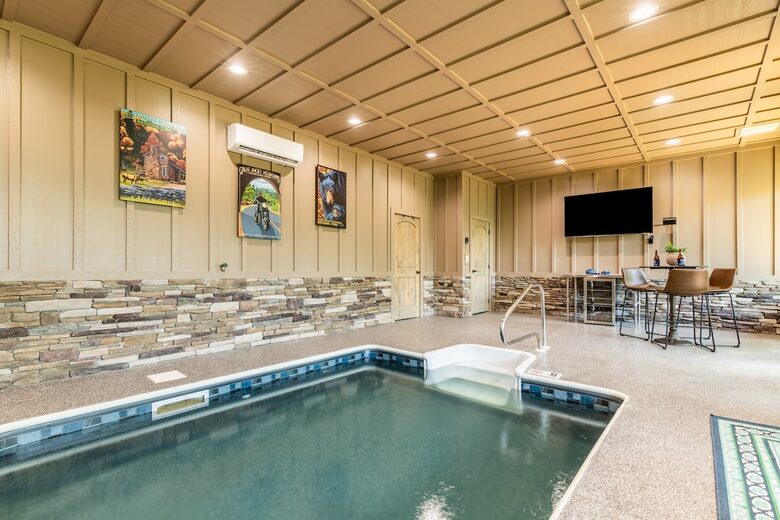 Mountain Majesty at Rambling Ridge Lodge - Gatlinburg, Tennessee