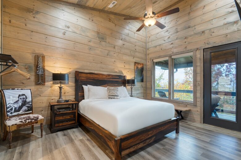 Mountain Majesty at Rambling Ridge Lodge - Gatlinburg, Tennessee