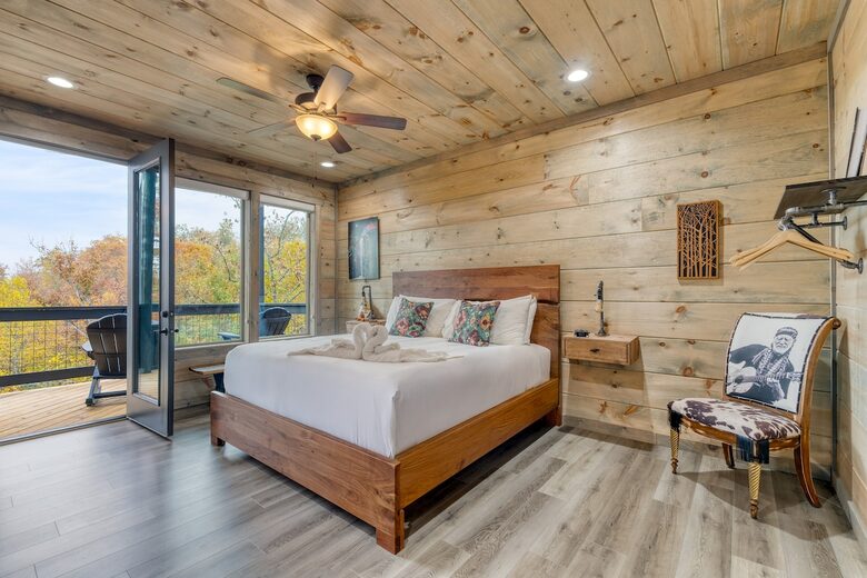 Mountain Majesty at Rambling Ridge Lodge - Gatlinburg, Tennessee