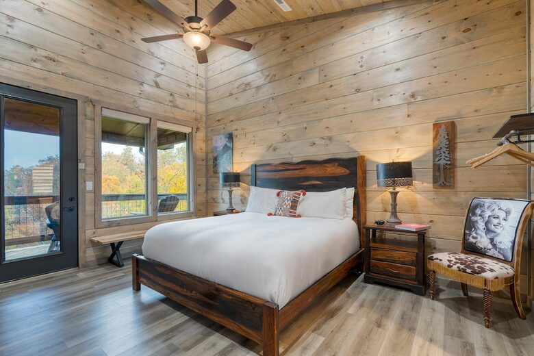 Mountain Majesty at Rambling Ridge Lodge - Gatlinburg, Tennessee