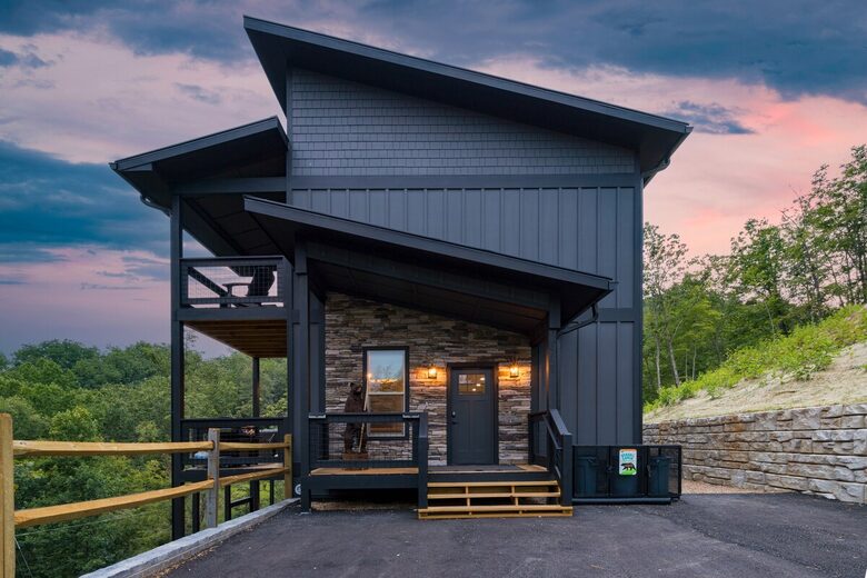 Mountain Majesty at Rambling Ridge Lodge - Gatlinburg, Tennessee