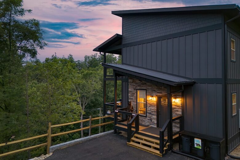 Mountain Majesty at Rambling Ridge Lodge - Gatlinburg, Tennessee