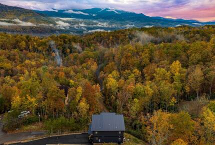 Mountain Majesty at Rambling Ridge Lodge - Gatlinburg, Tennessee