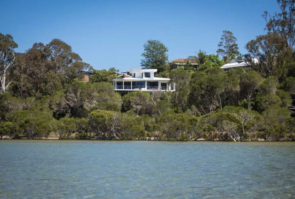 La Casa Blanca | Serene Luxury on the Water’s Edge in Merimbula - Merimbula, Australia