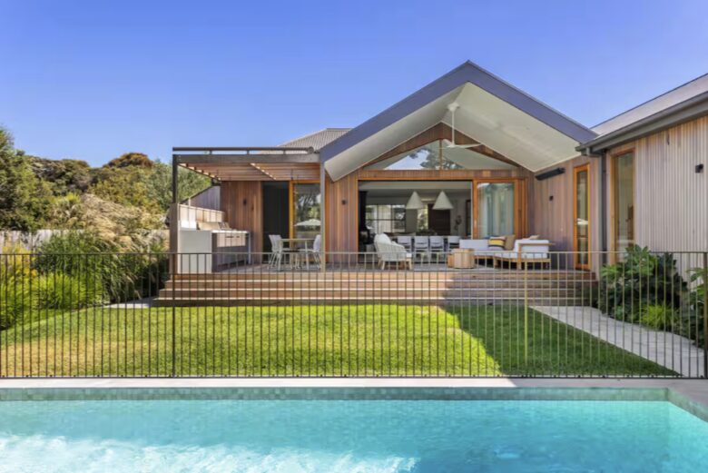 Secluded Elegance with Pool & Spa in Blairgowrie’s Coastal Haven - Blairgowrie, Australia