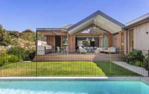 Secluded Elegance with Pool & Spa in Blairgowrie’s Coastal Haven - Blairgowrie, Australia