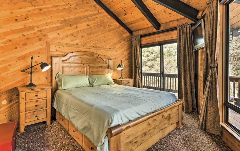 The Grand Woodland Cabin | Rustic Elegance in the Heart of Pine Mountain Club - Pine Mountain Club, California