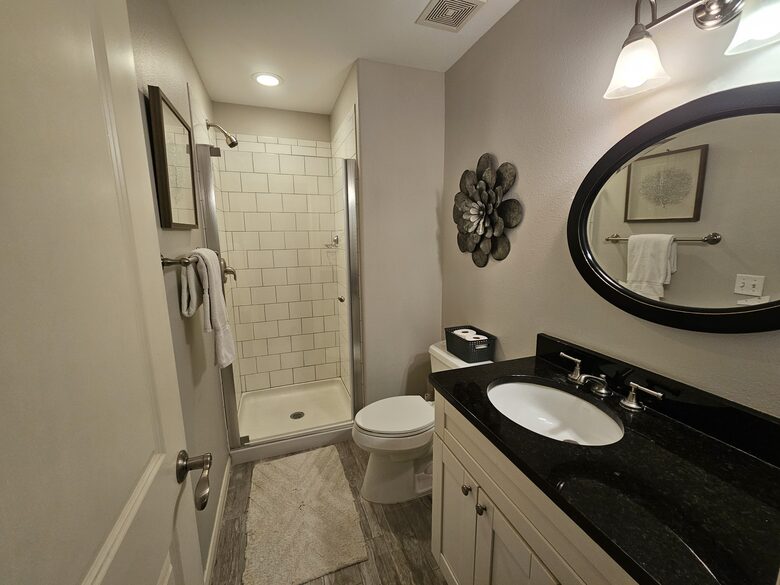 King Suite Bath