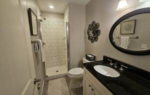 King Suite Bath