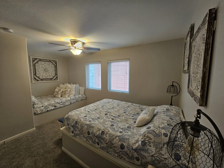 Queen/Full Bedroom