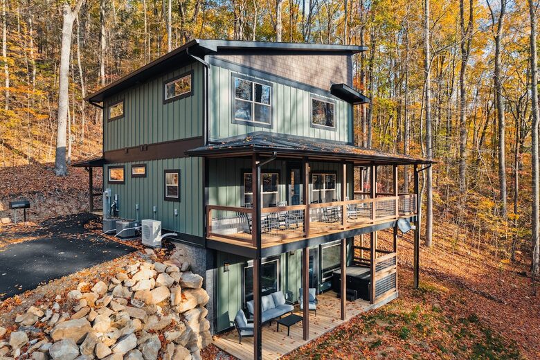 Modern Mountain Escape with Private Indoor Pool - Sevierville, Tennessee