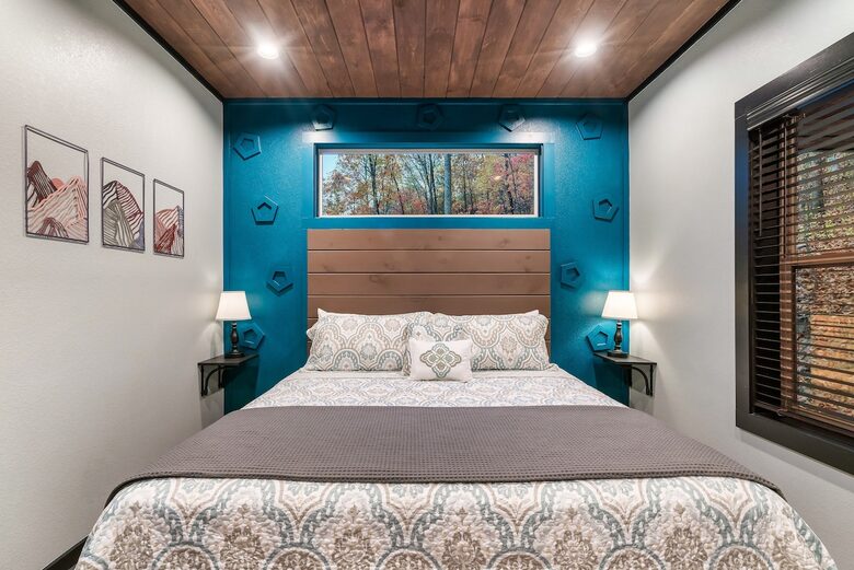 Modern Mountain Escape with Private Indoor Pool - Sevierville, Tennessee