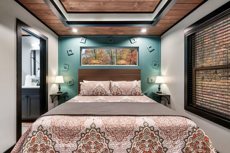 Modern Mountain Escape with Private Indoor Pool - Sevierville, Tennessee