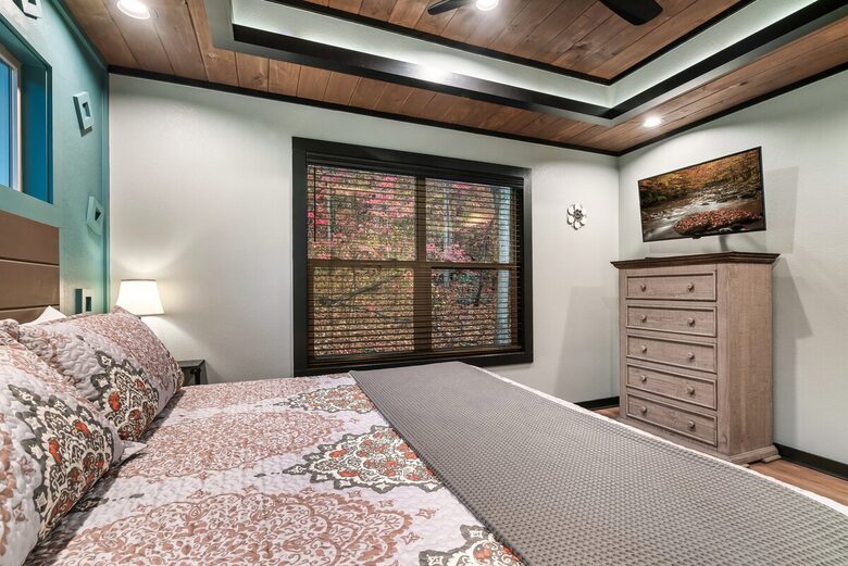 Modern Mountain Escape with Private Indoor Pool - Sevierville, Tennessee