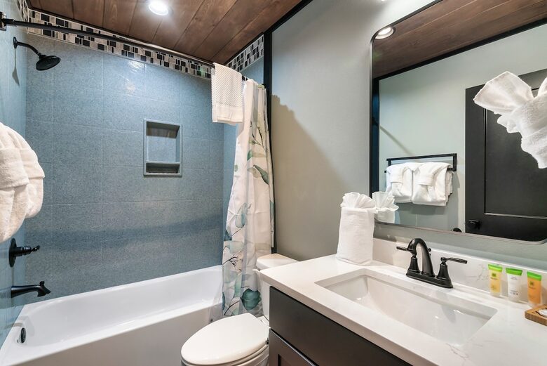 Modern Mountain Escape with Private Indoor Pool - Sevierville, Tennessee