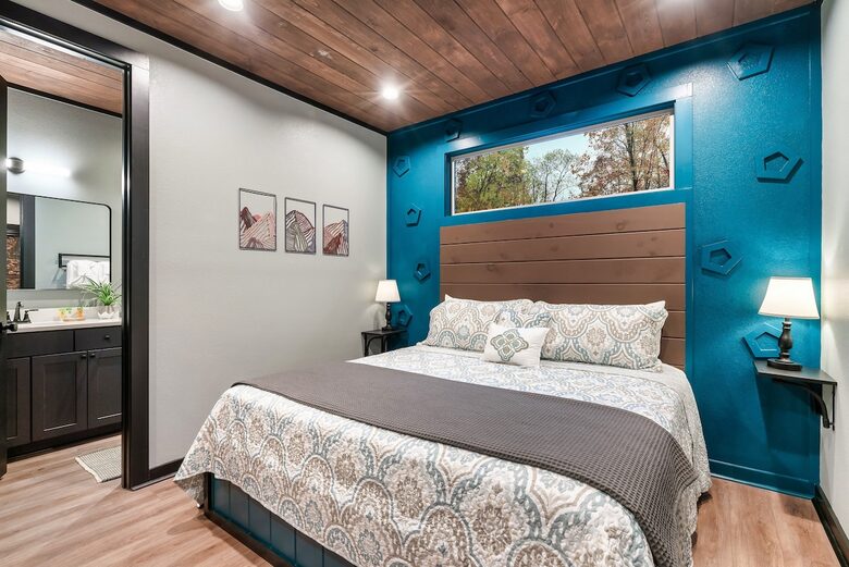 Modern Mountain Escape with Private Indoor Pool - Sevierville, Tennessee