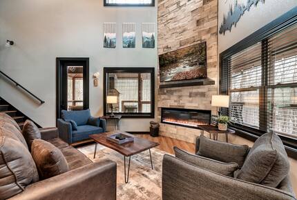 Modern Mountain Escape with Private Indoor Pool - Sevierville, Tennessee