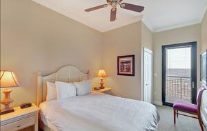 Emerald Grande im HarborWalk Village – 3 Schlafzimmer – Destin, Florida