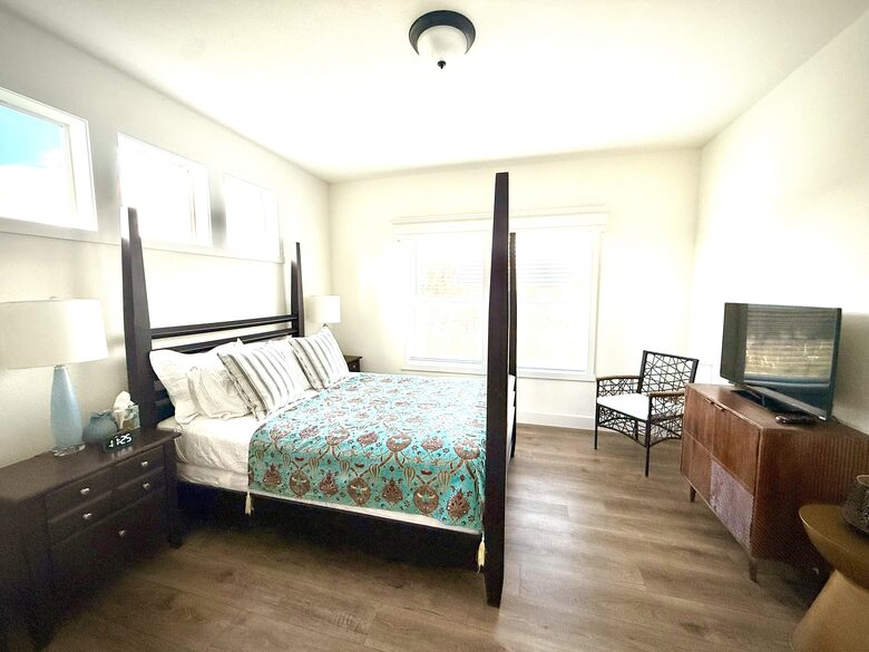 Petaluma One of a Kind Vineyard Residence - Petaluma, California
