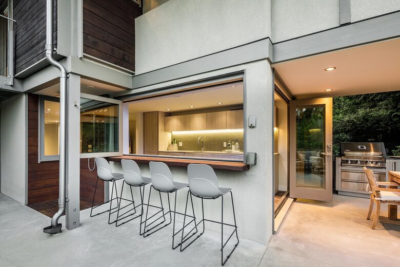 Iconic Mid-Century Modern Retreat in West Vancouver - West Vancouver, Canada
