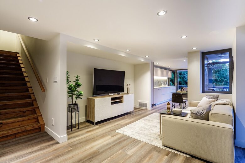 Iconic Mid-Century Modern Retreat in West Vancouver - West Vancouver, Canada