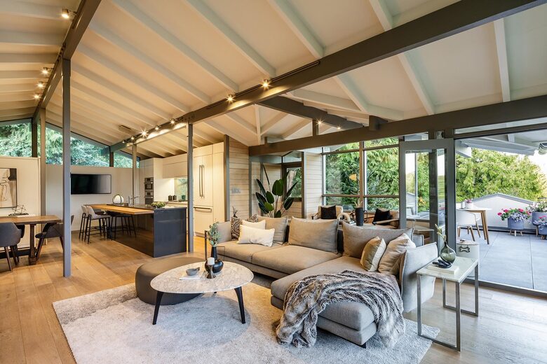 Iconic Mid-Century Modern Retreat in West Vancouver - West Vancouver, Canada