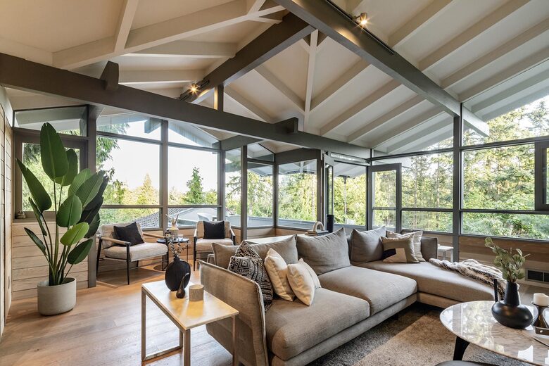 Iconic Mid-Century Modern Retreat in West Vancouver - West Vancouver, Canada