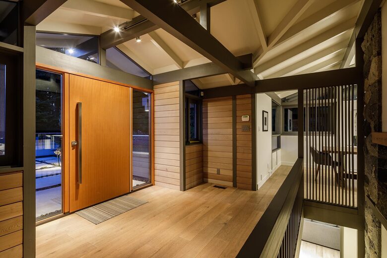 Iconic Mid-Century Modern Retreat in West Vancouver - West Vancouver, Canada